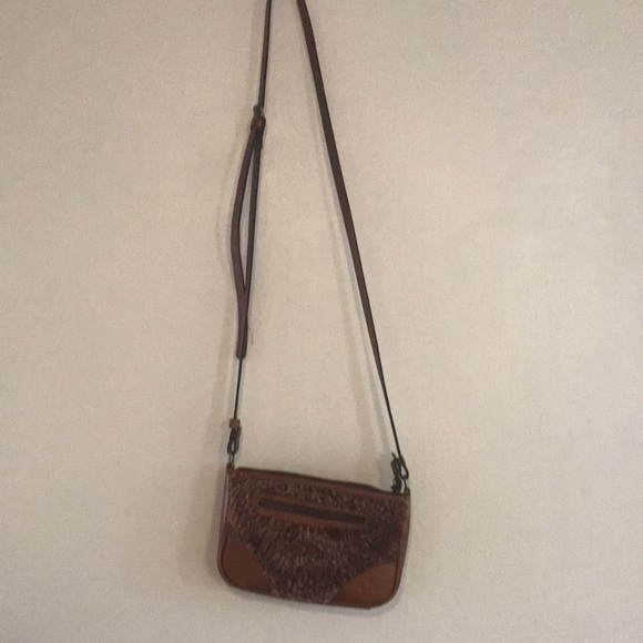 Patricia Nash $149 Paullo Genuine Fur Crossbody - Picture 2 of 8